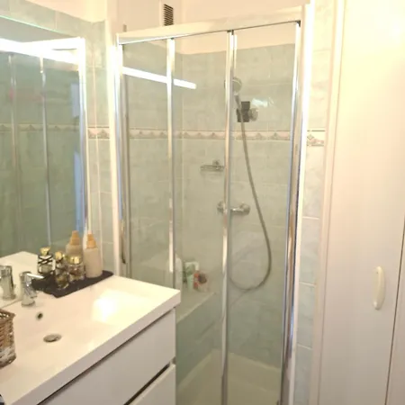Location Saisonniere Apartment *